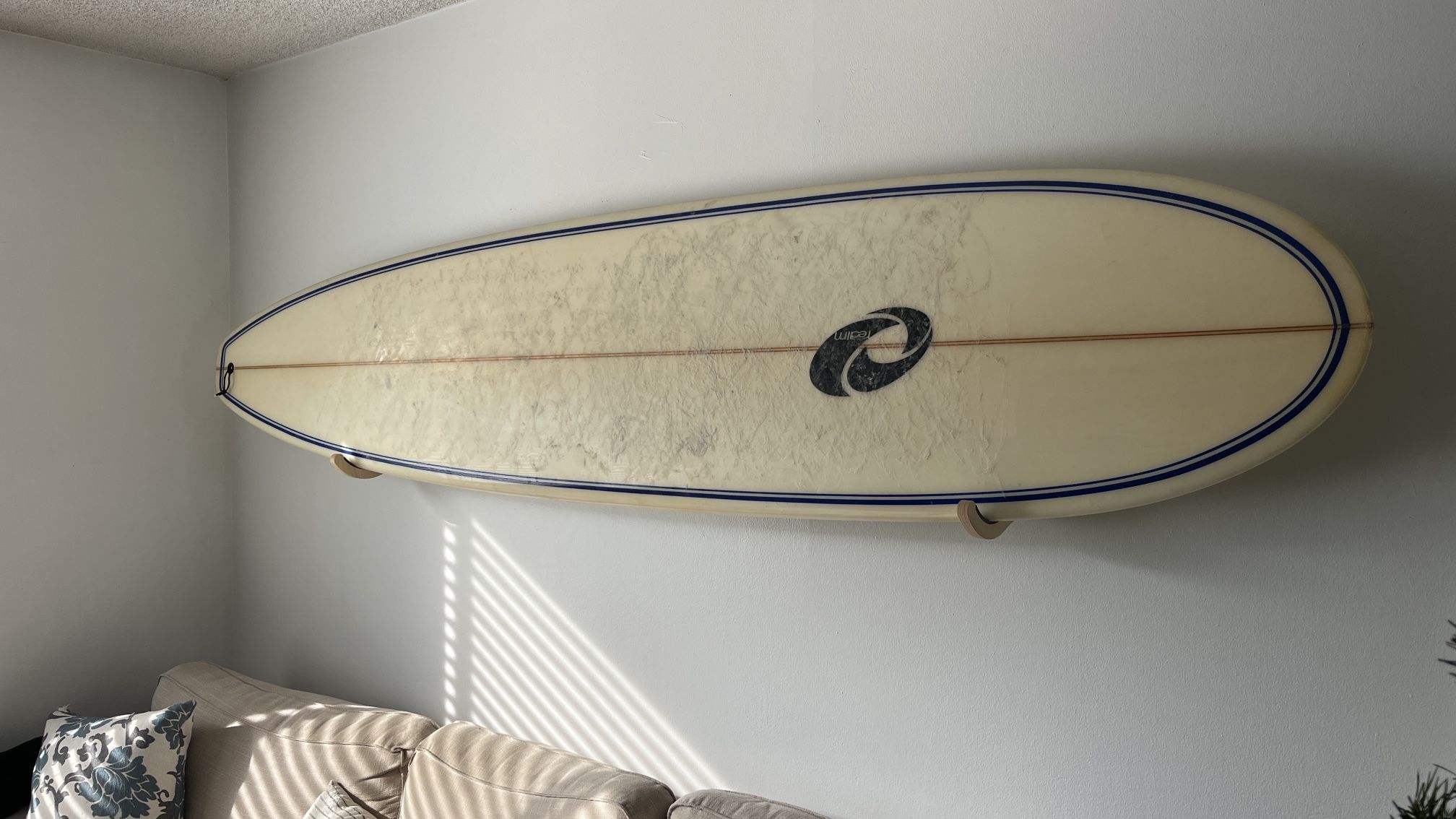 9’ Realm Tri-Fin Longboard – Smooth Ride + Surfboard Wall Mounts