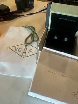Van cleef blue motifs earrings