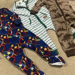 Lot Of 3 12M 18M Boy’s One Piece Footed Pajamas Long Sleeve Sports Dinosaurs PJ 1 piece 12 Months Carter’s Gray and green  2 pieces 18Months Carter’s 