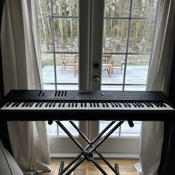 Yamaha MOXF8 Production Synthesizer Piano Keyboard