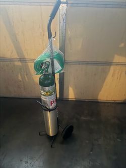 Portable Oxygen Cylinder w/ Rolling Stand & Tubing