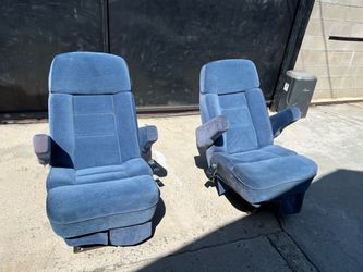 Ford Econoline seats