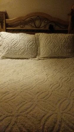 Queen bed comforter