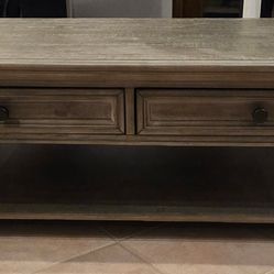 Beckley Sofa coffee Table Great Condition!