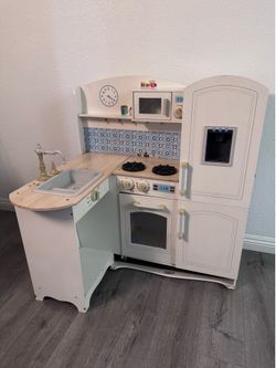 Wooden Play Kitchen-FREE