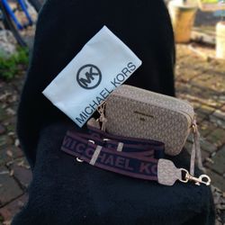 MICHAEL KORS  (VALENTINE'S DAY GIFT to HER)