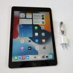 Apple iPad 5 - Wifi - Like New 