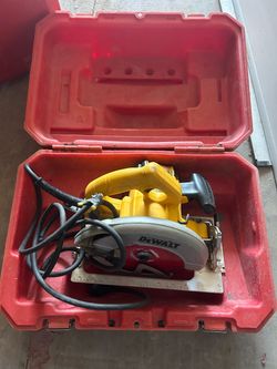 Dewalt saw