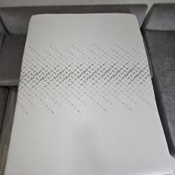 Nectar, Nectar Premier Hybrid with NectarCool Technology, Queen Mattress , Like New