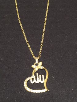 Women 14 kt gold plated heart shaped diamond rhinestone religious Allah necklace 24” no refunds