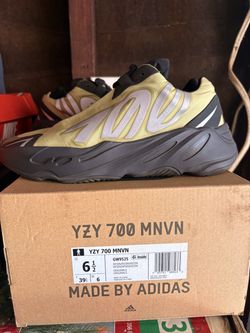 Yeezy 700 size 6.5