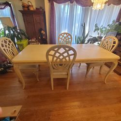 Formal Dining Set with built-in leaf and 4 Matching Chairs