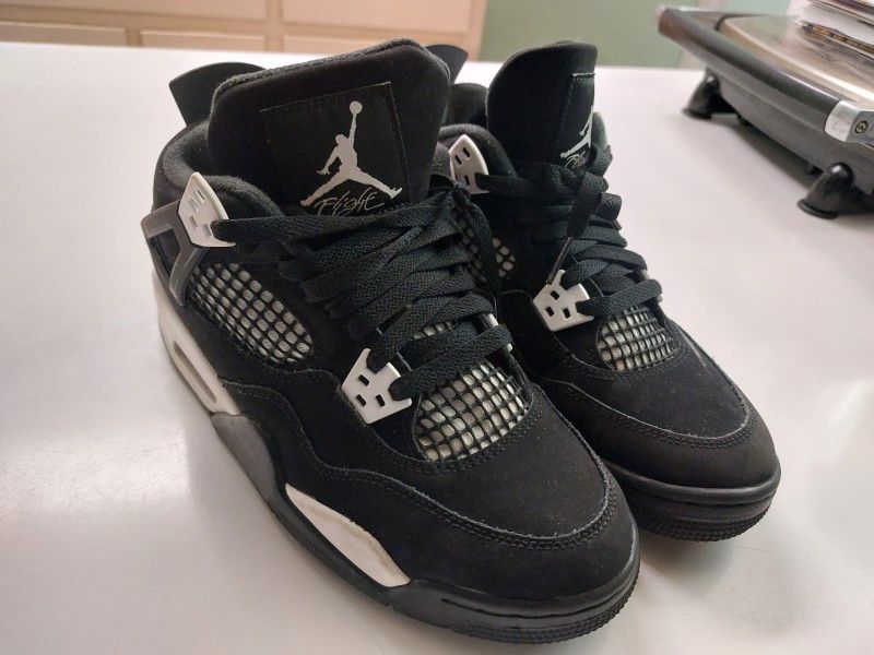 Nike Air Jordan 4 Retro