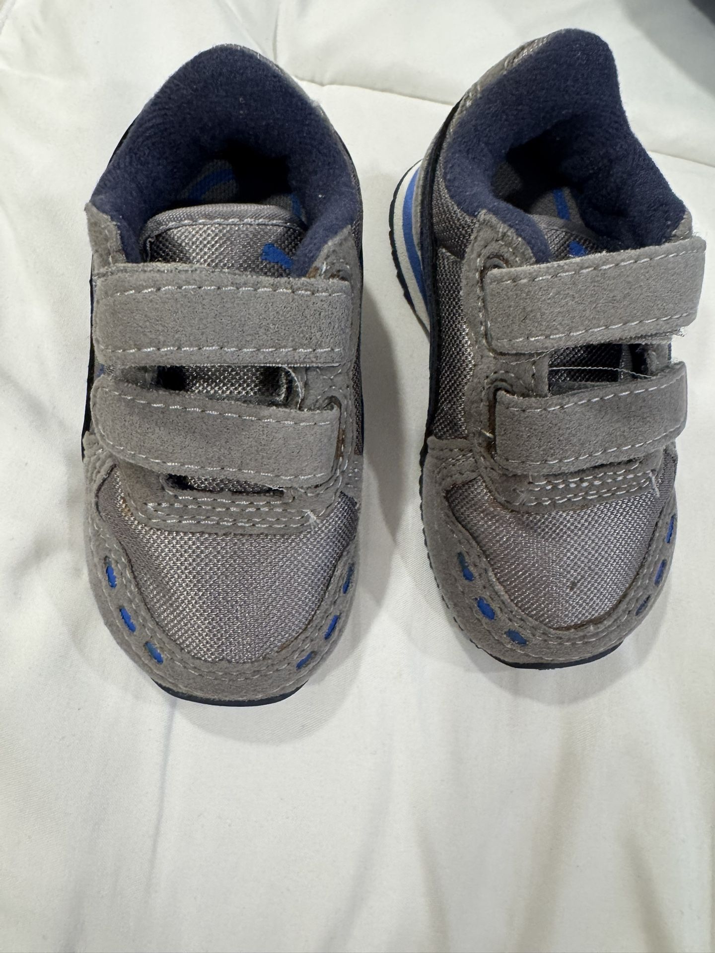 Brand New Puma Size 4 Sneakers - Best Offer :)