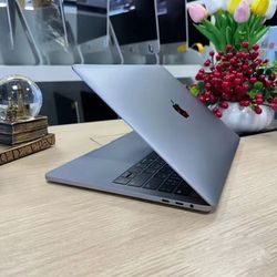 MacBook Pro 14" Laptop - Apple M1 Pro chip - 16GB Memory   Space Gray