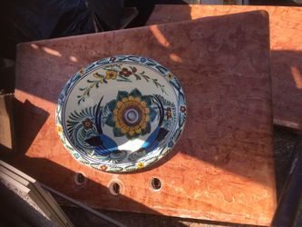 Two Marble top with colonial contemporáneo de porcelain made and painted by hand in Mexico with splash lash