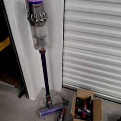 Dyson v11 vacuum