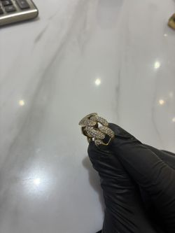 Gucci Ring With Natural Diamond