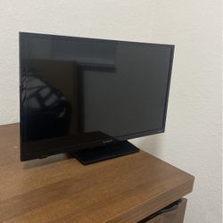 Roku Tv Sharp 24inches 2 Tv Remotes