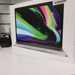 13" Macbook Pro M2  256ssd