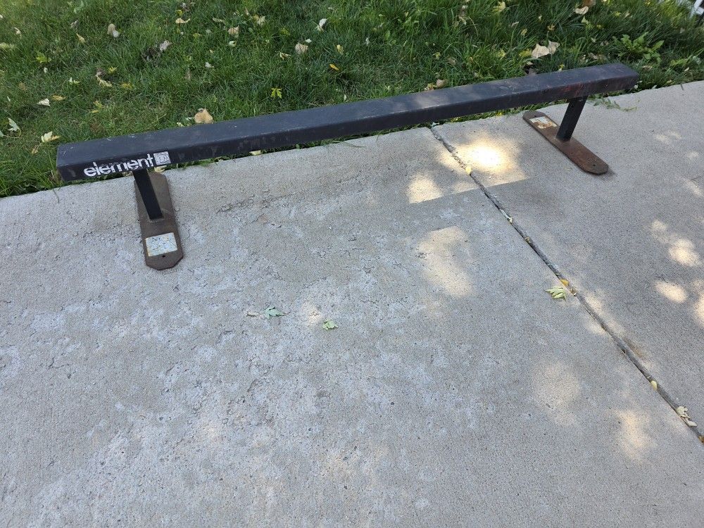 Skateboard Rail