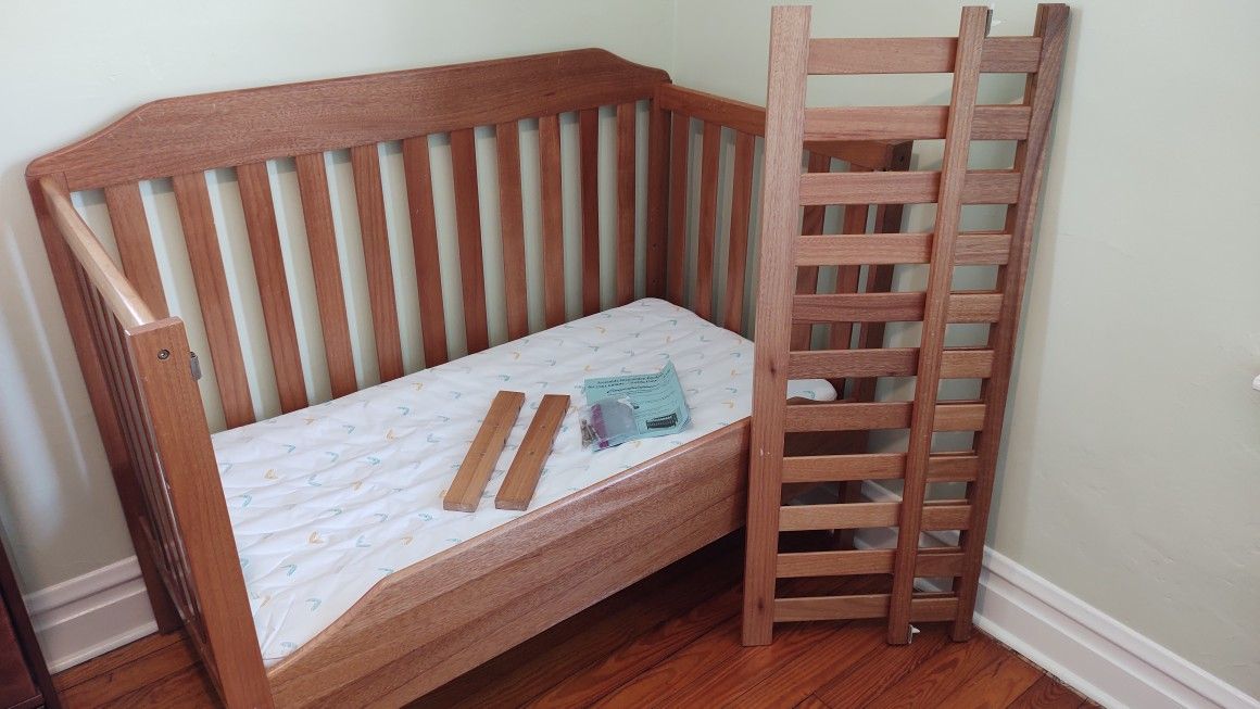 3 In 1 Convertible Crib