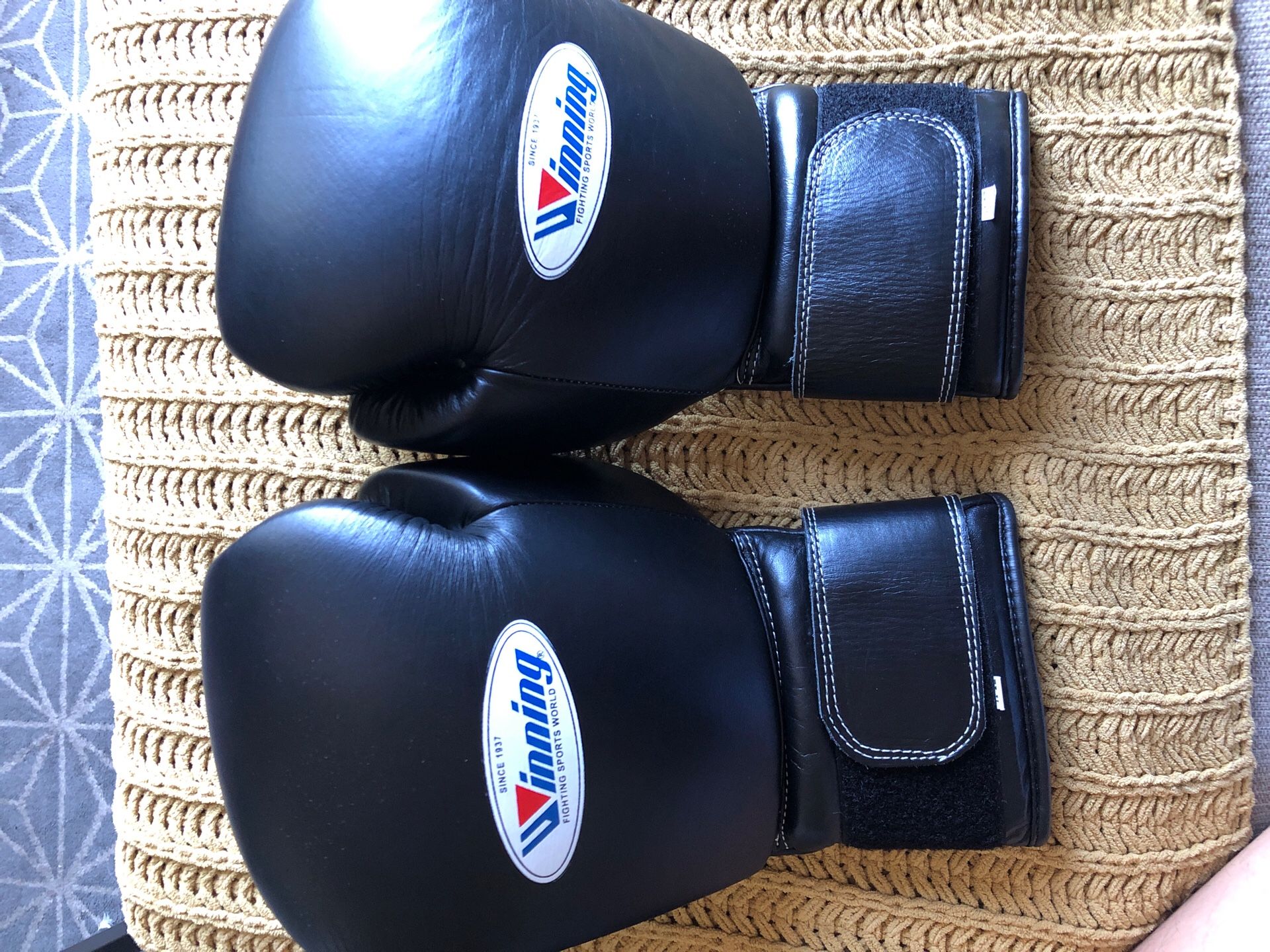 Winning 16oz Strap boxing gloves