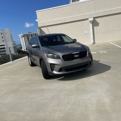 🚗 MONTHLY RENTAL – 2019 Kia Sorento LX (7-Seater • Gray)