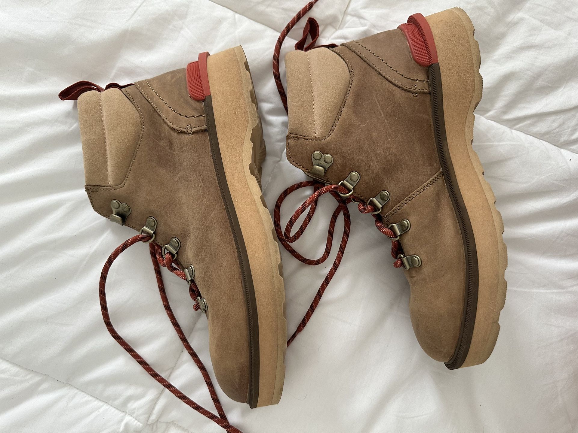 Sorel Women’s Size 10 Leather Hiking Books Tan