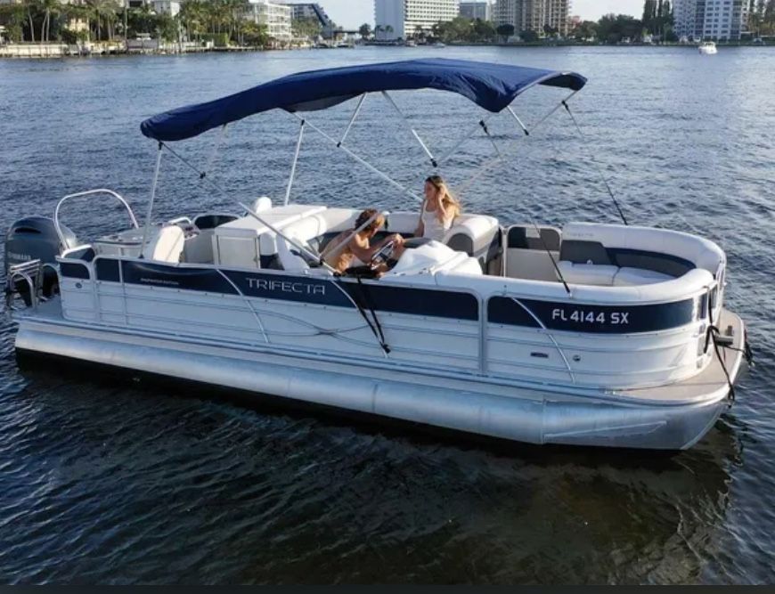 Pontoon Boat 2021 Trifecta RFC Tritoon