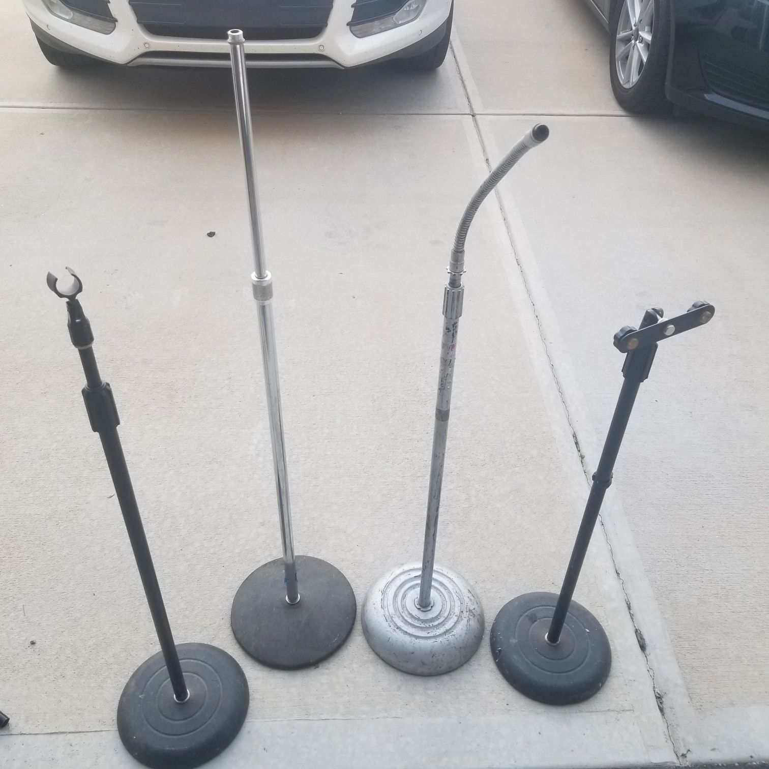 4 classic Good mic stand for Sale in Garner, NC OfferUp