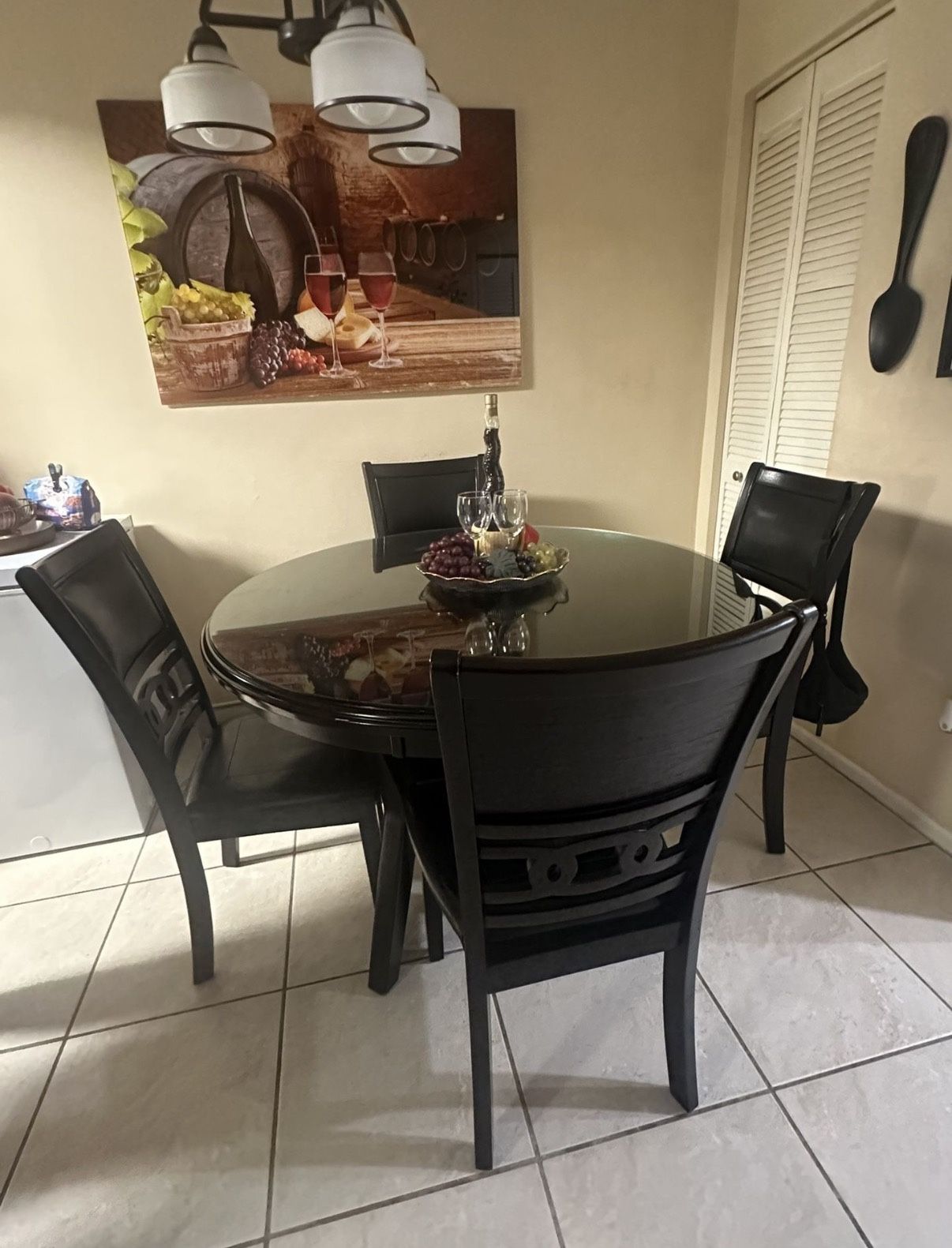 Dining table And Chairs 