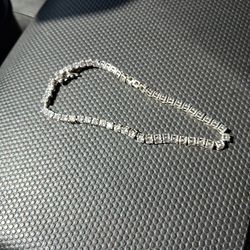 Tennis bracelet