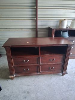 Dresser