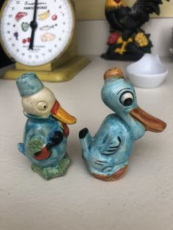 Vintage ceramic duck pelican salt & pepper shakers