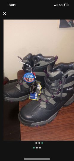 Women’s Columbia Size9 Boots