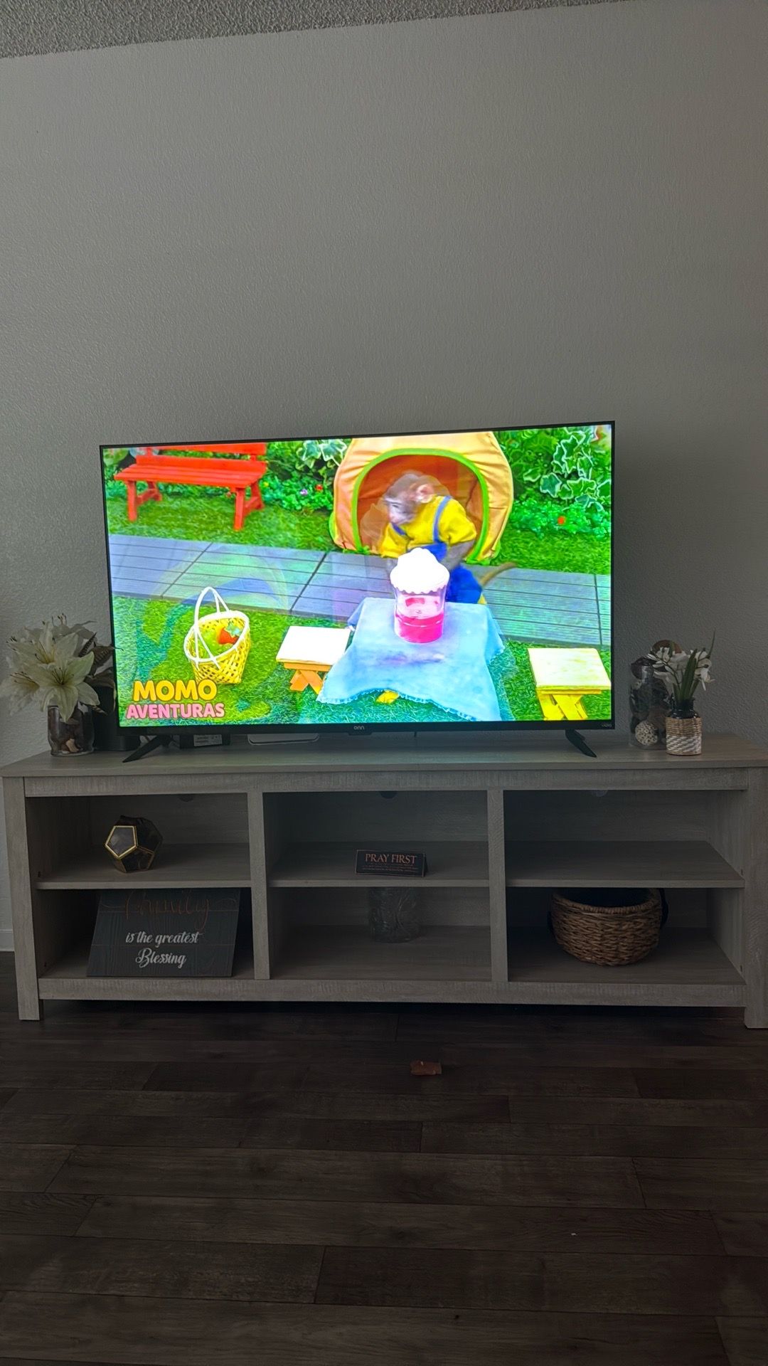 Tv stand