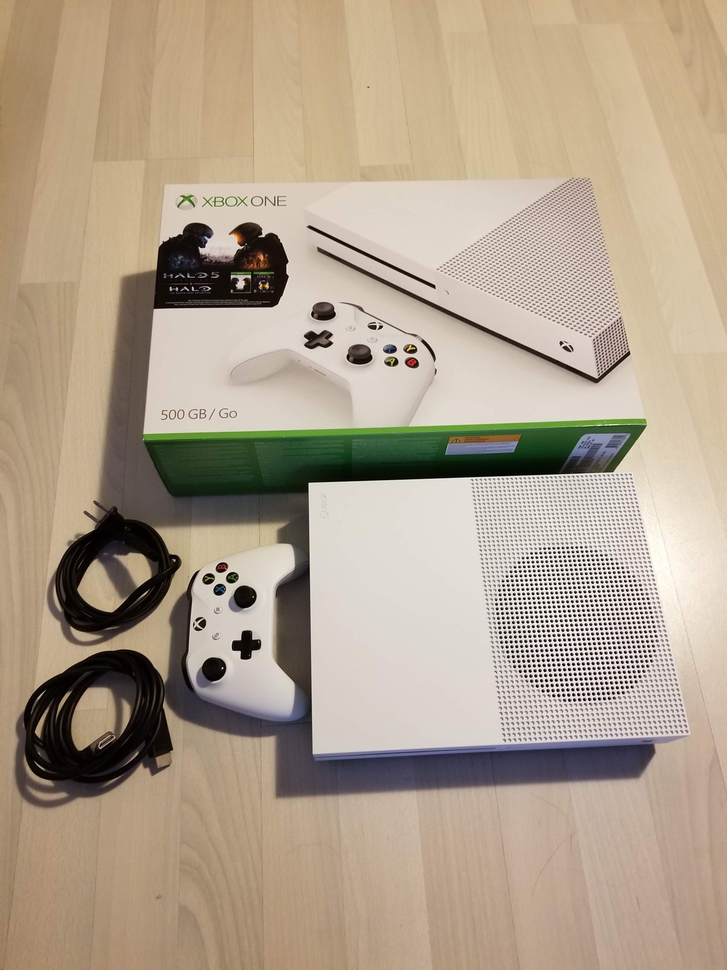 Xbox One S 500GB - plus controller dock and game