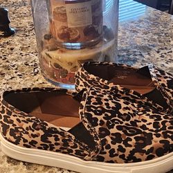 Steve Madden Women’s  Leopard Shoes -  Size 6
