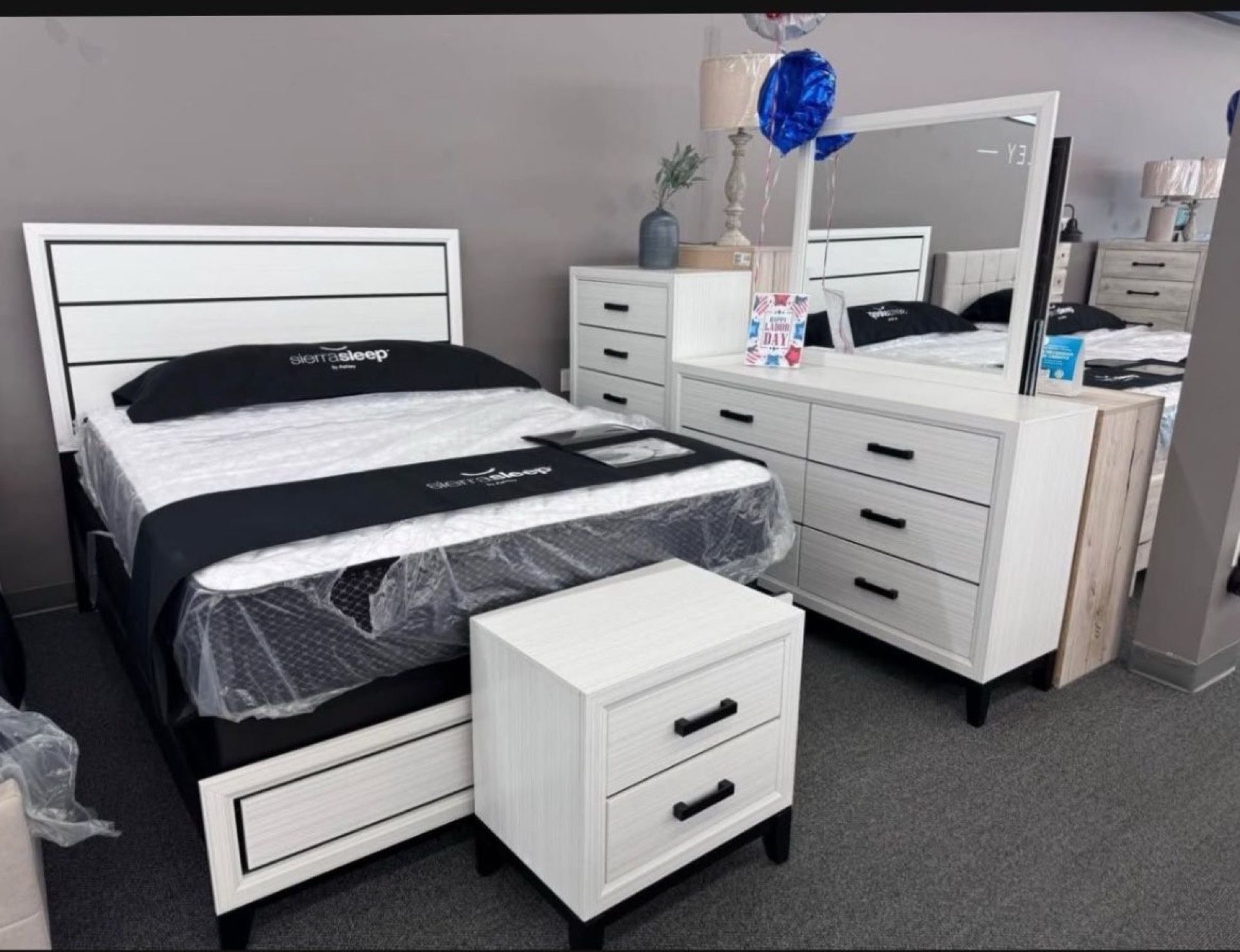 Complete Bed Room Set