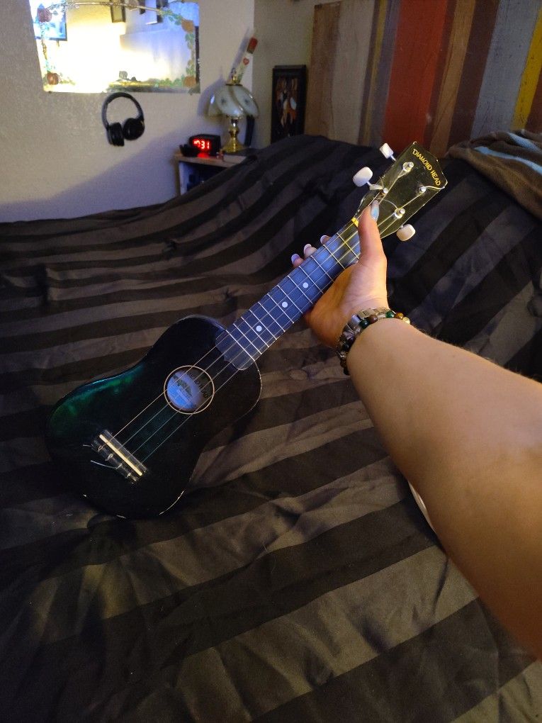 Black Diamond Head Ukulele