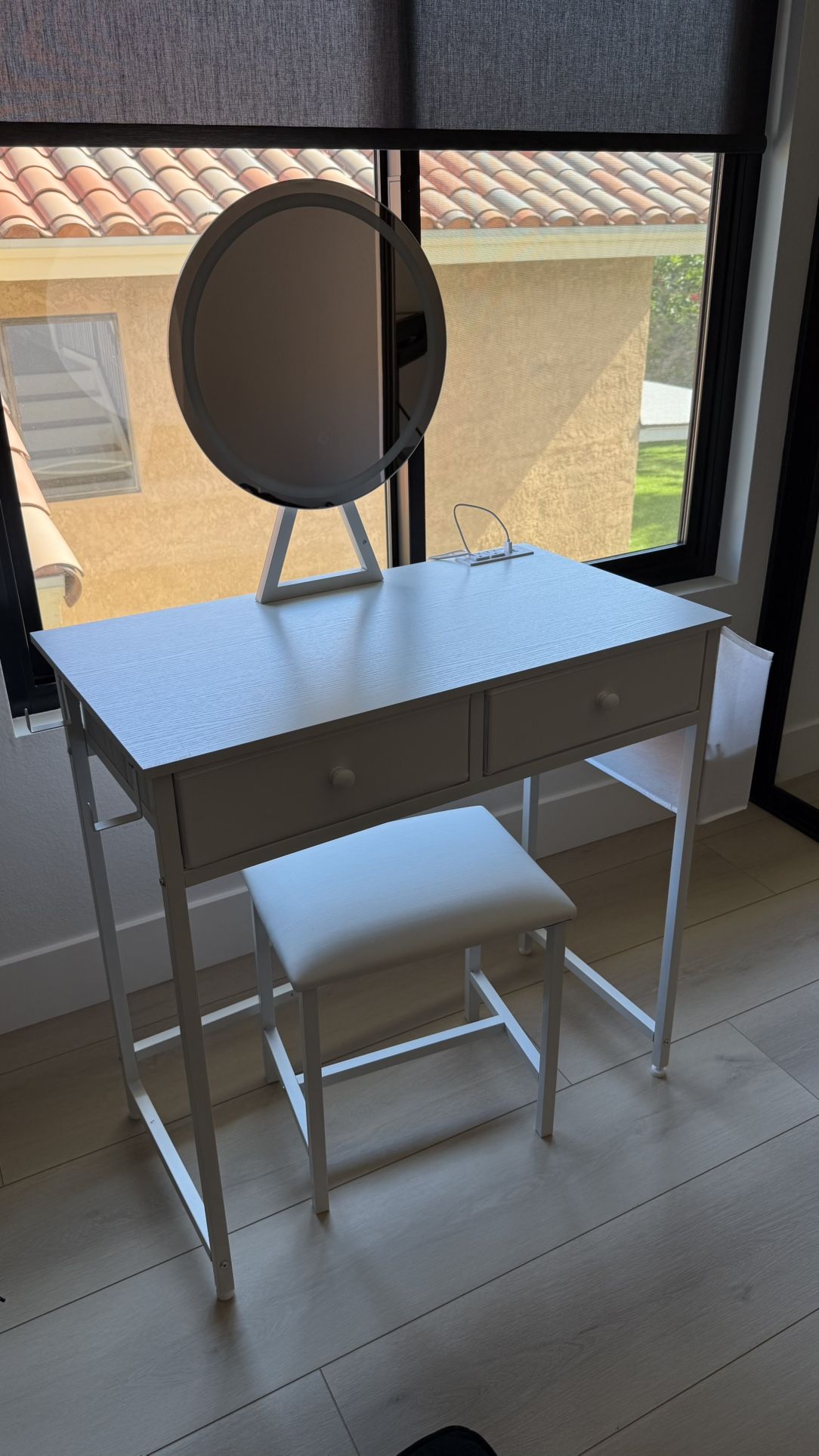 Makeup Vanity With Stool
