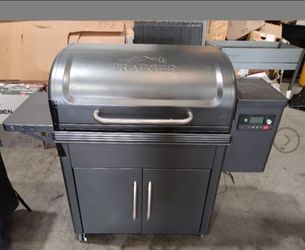 Traeger Silverton XL pellet grill