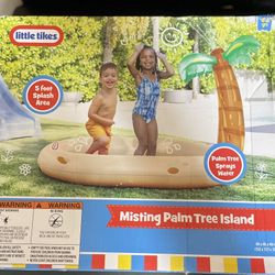 Misting Palm Tree Island