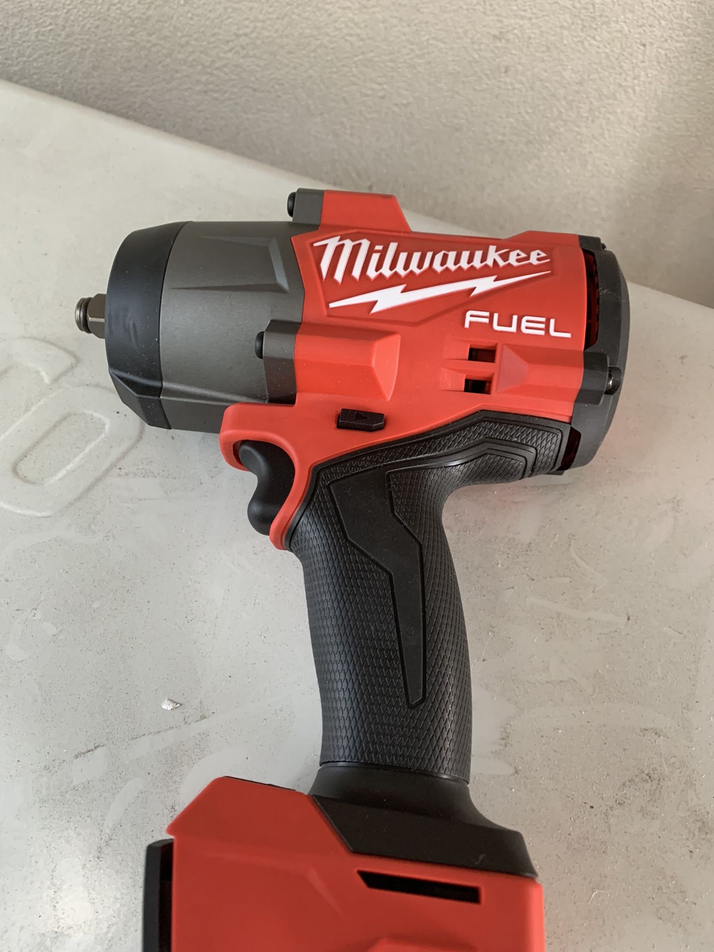 Milwaukee M18 FUEL 18V Lithium-lon Brushless Cordless 1/2 in. Impact Wrench with Friction Ring (Tool-Only)