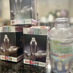 Brand new Shaker- plastic 350 ml, total 3