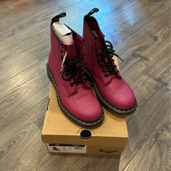Dr. Martens 1460 FUCHSIA BOOTS SIZE 7/8