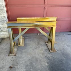 Iron Saw Horse Set