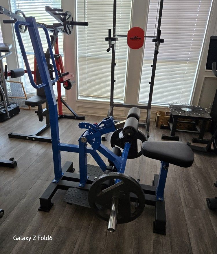 Plate-Loaded Standing Hip Thrust Machine (Iron Grip Plates NOT Included)