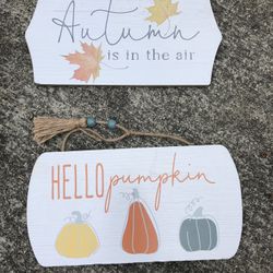 Wooden Wall Decor Both $3